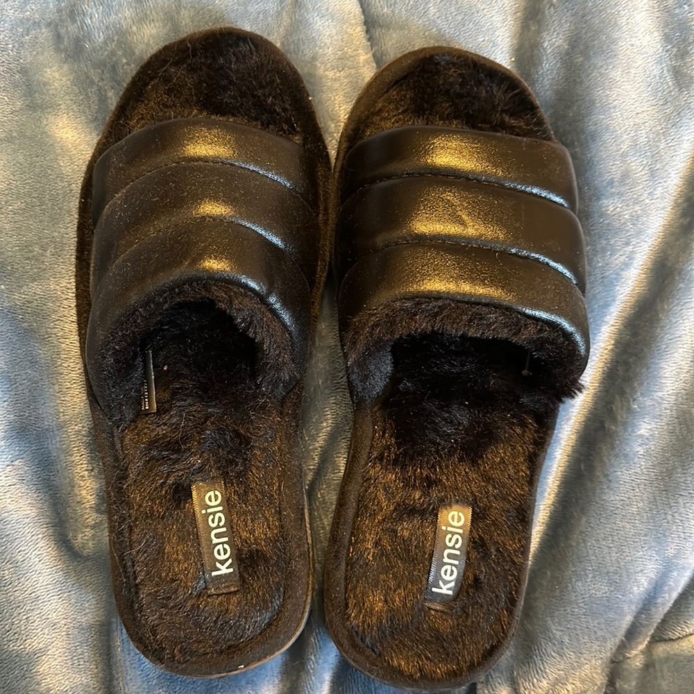 Women’s slippers